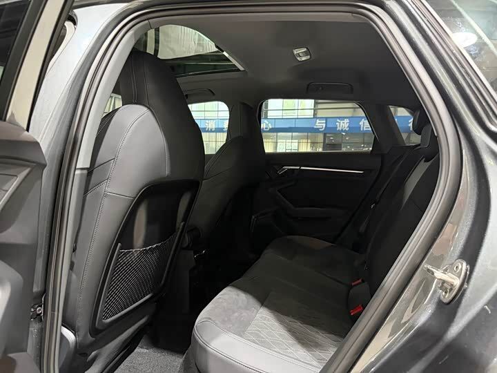 Audi A3 Sportback Luxury Sport 2023 фото 5