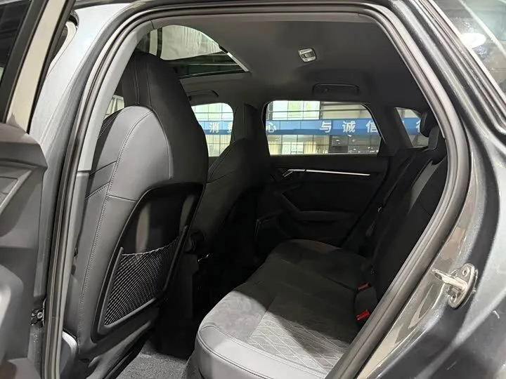 Audi A3 Sportback Luxury Sport 2023 фото 5