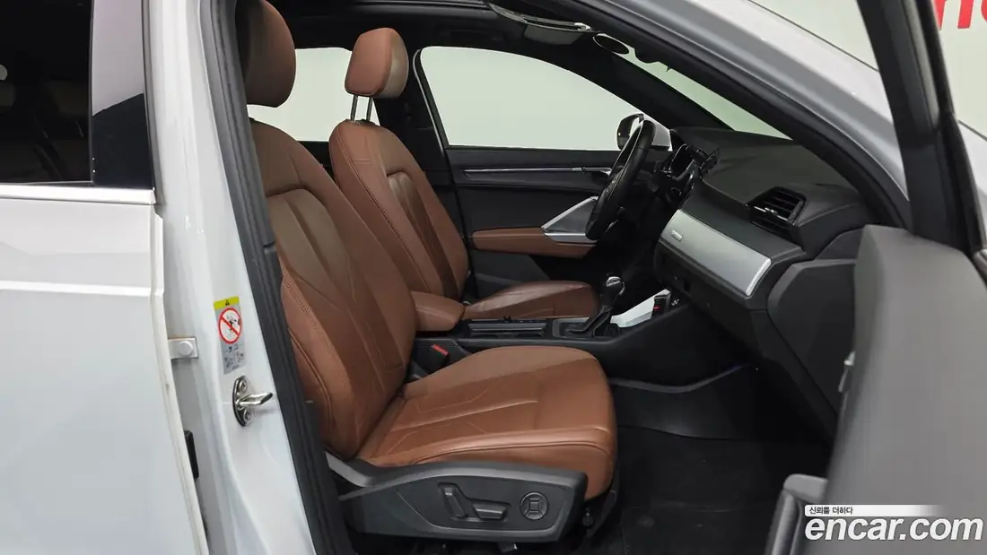 Audi Q3 2020 фото 11