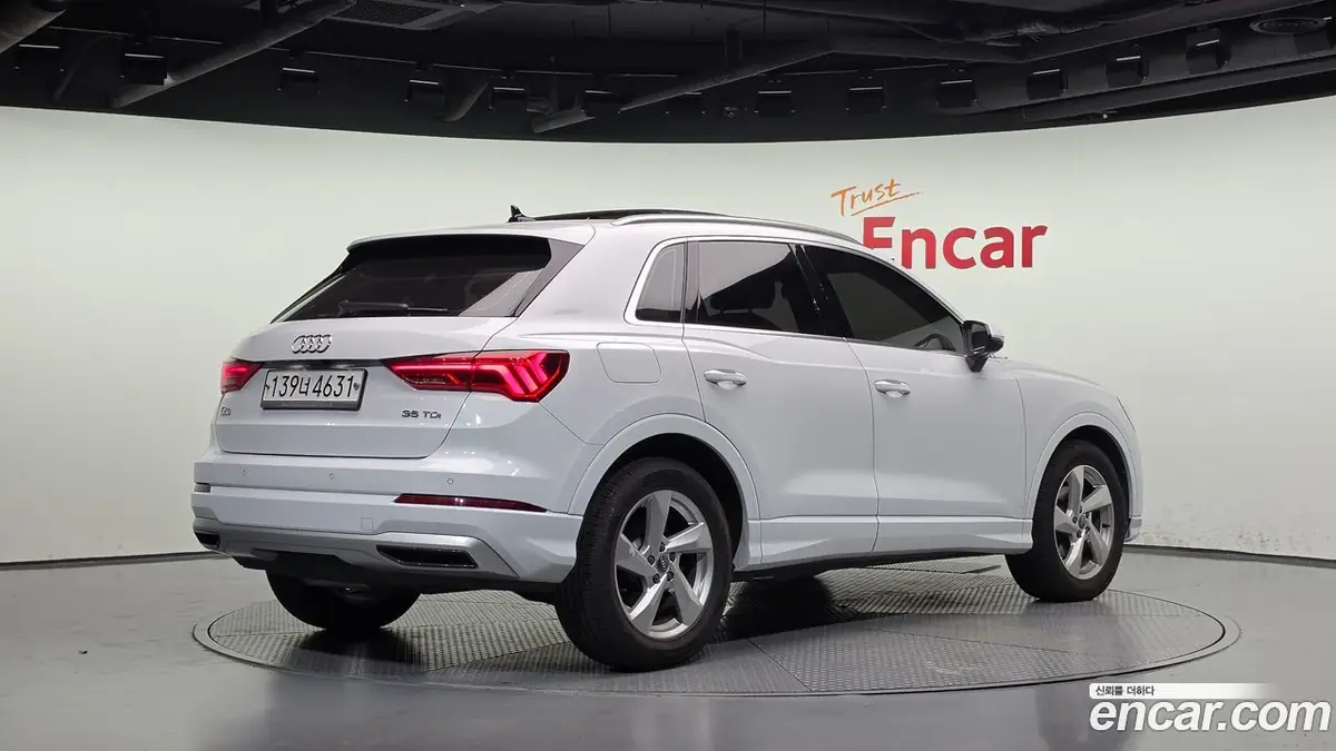 Audi Q3 2020 фото 2