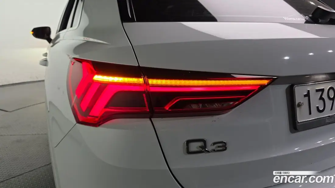 Audi Q3 2020 фото 23