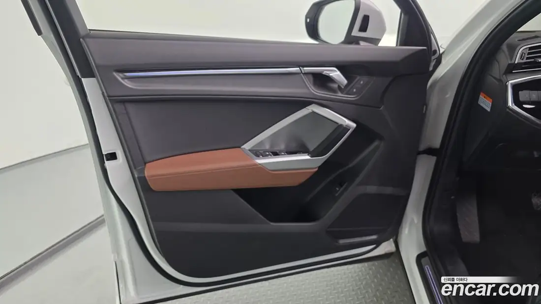 Audi Q3 2020 фото 24