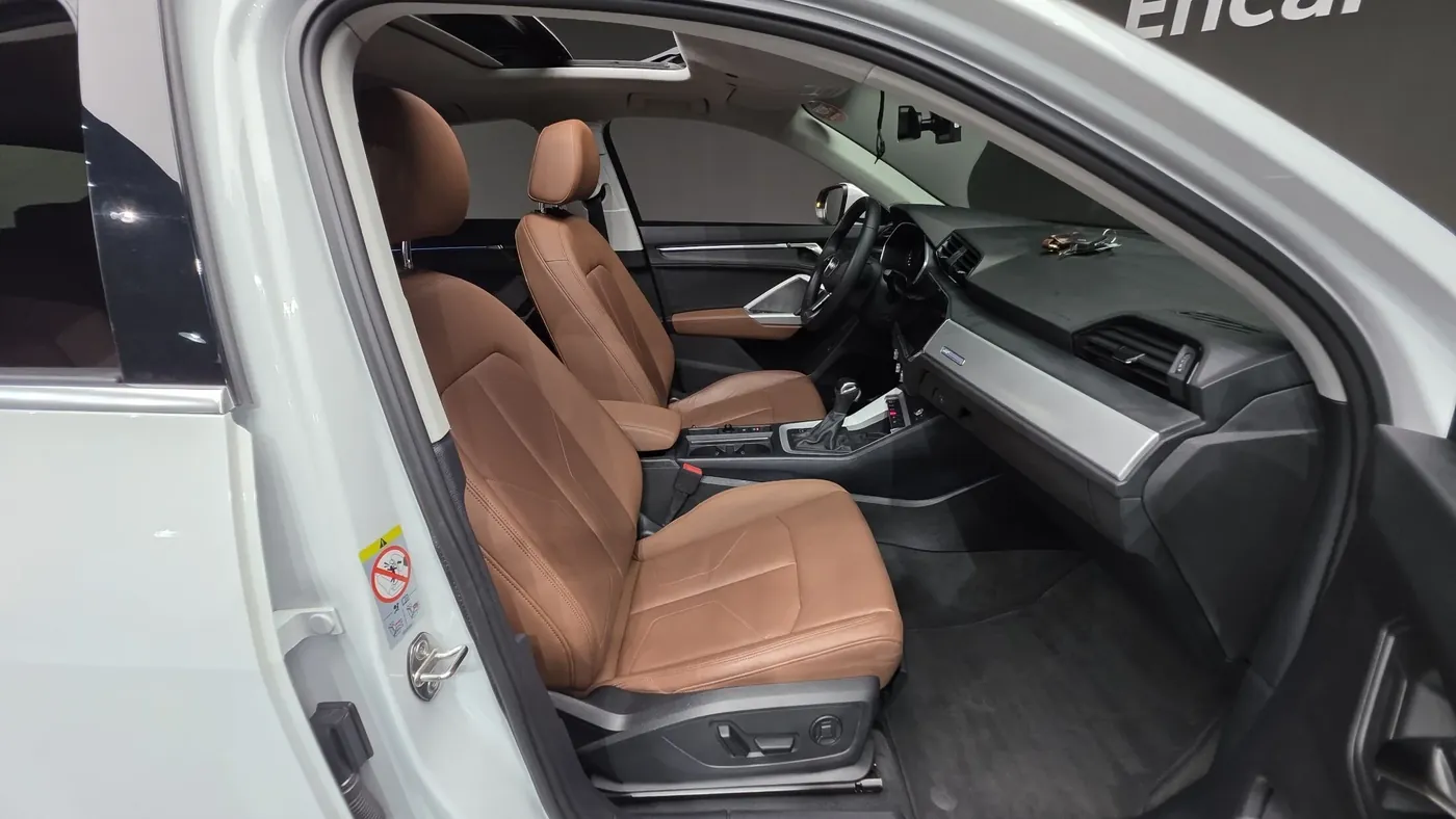 Audi Q3 2022 фото 10