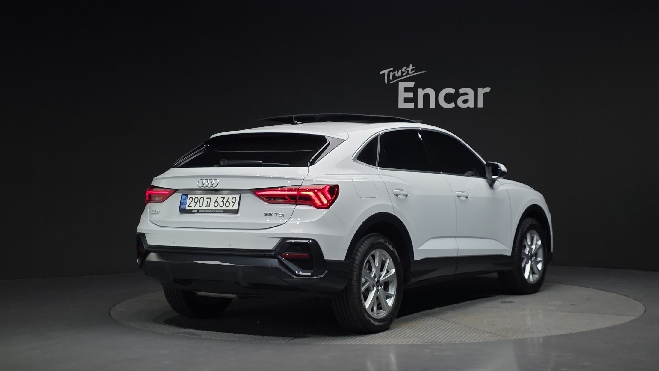 Audi Q3 2022 фото 2