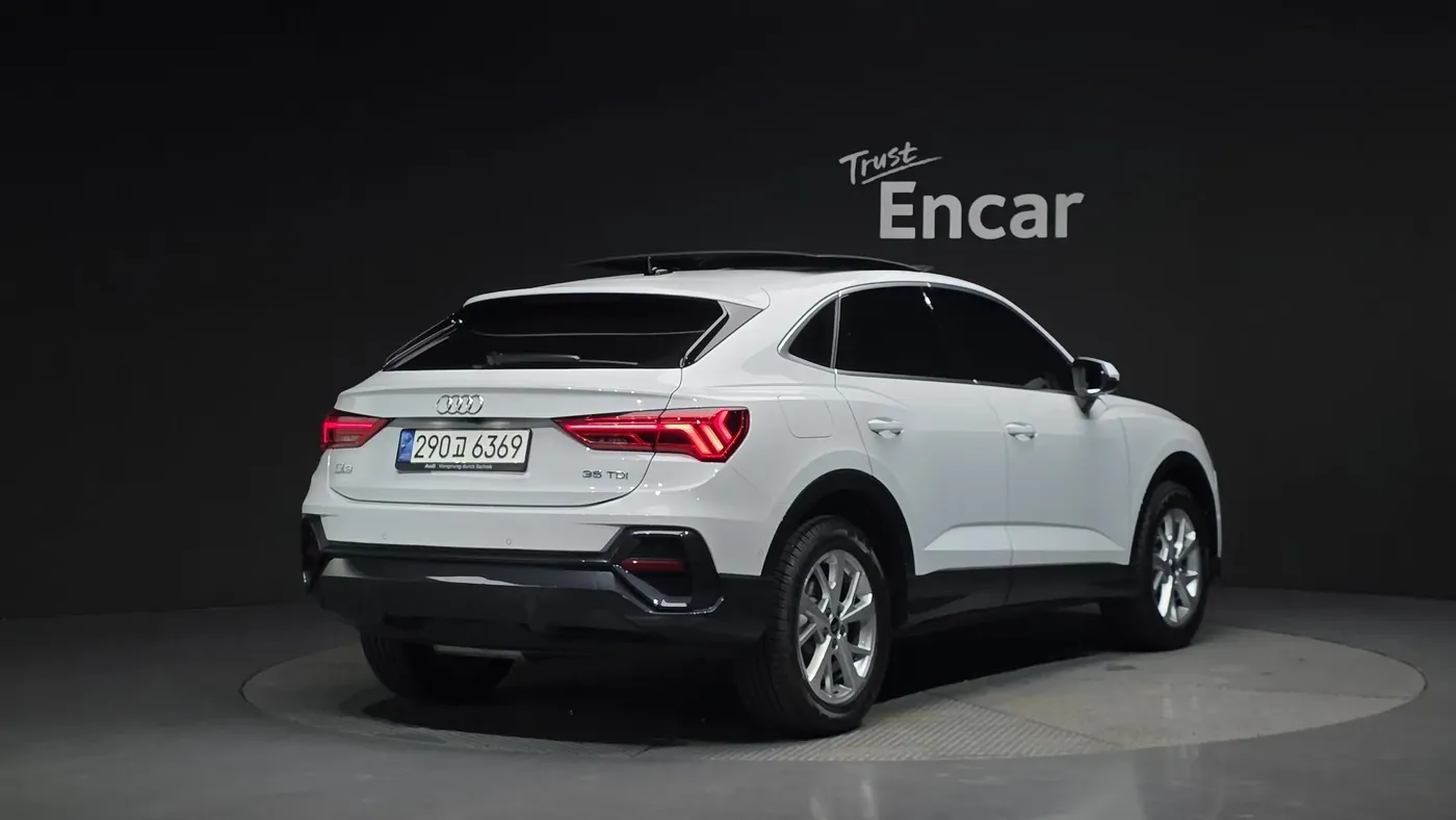 Audi Q3 2022 фото 2