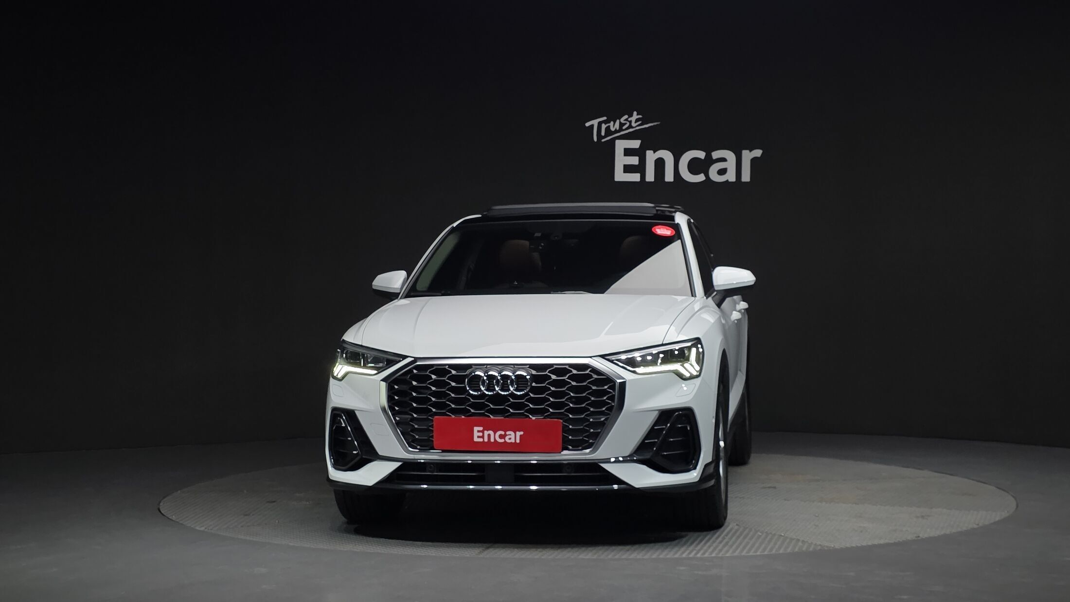 Audi Q3 2022 фото 3