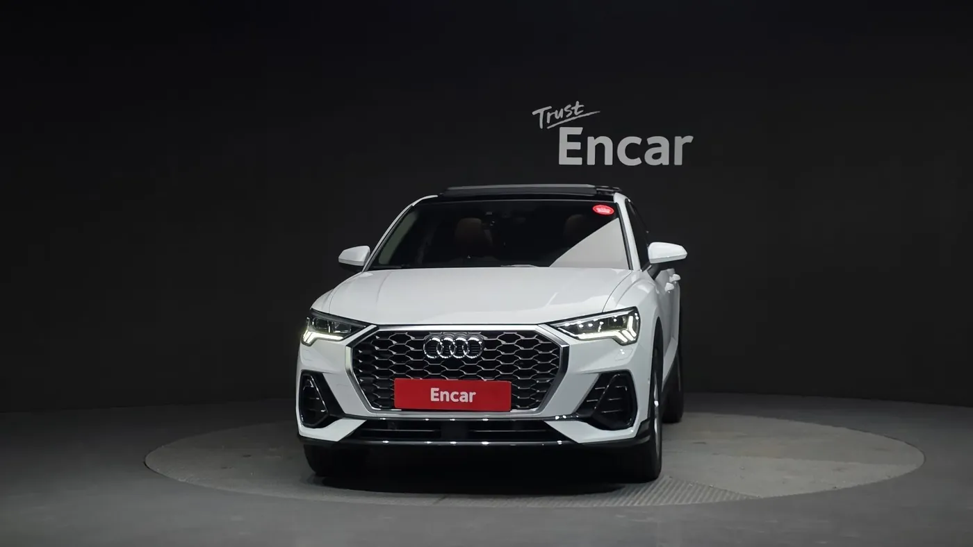 Audi Q3 2022 фото 3