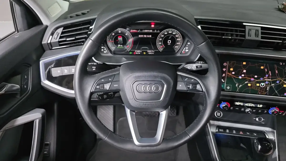 Audi Q3 2022 фото 6