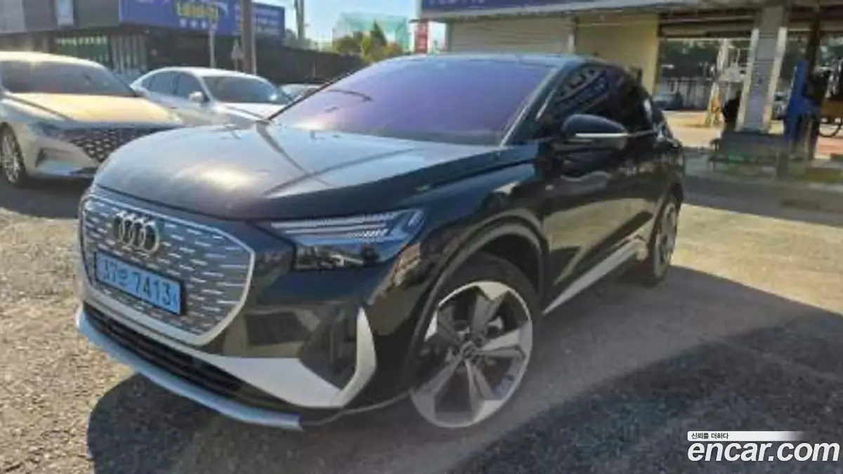 Audi Q4 e-tron 2026 фото 2