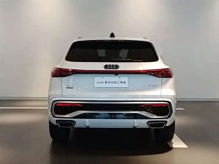 Audi Q5L Exclusive Ed 2026 фото 2