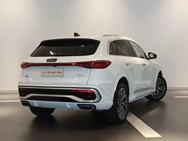 Audi Q5L Exclusive Ed 2026 фото 4