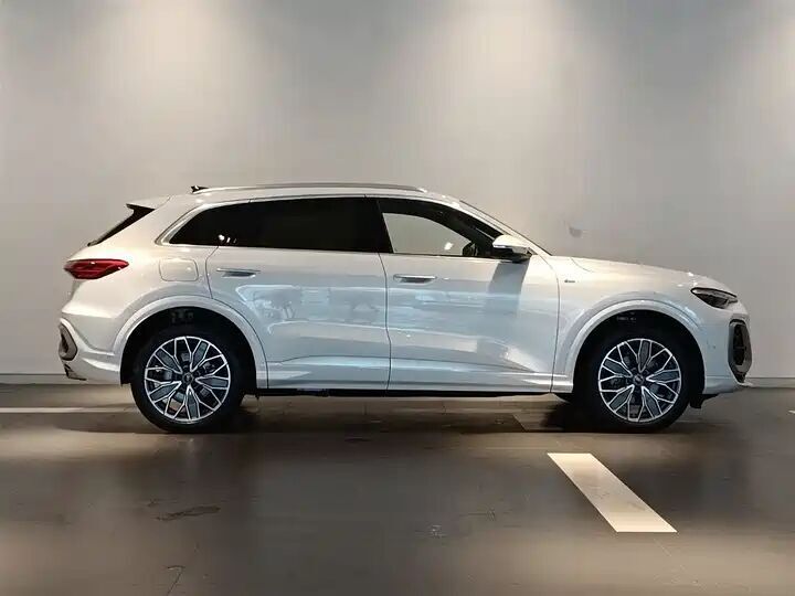 Audi Q5L Exclusive Ed 2026 фото 5