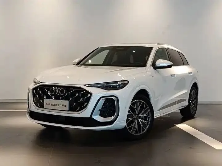 Audi Q5L Exclusive Ed 2026 фото 7