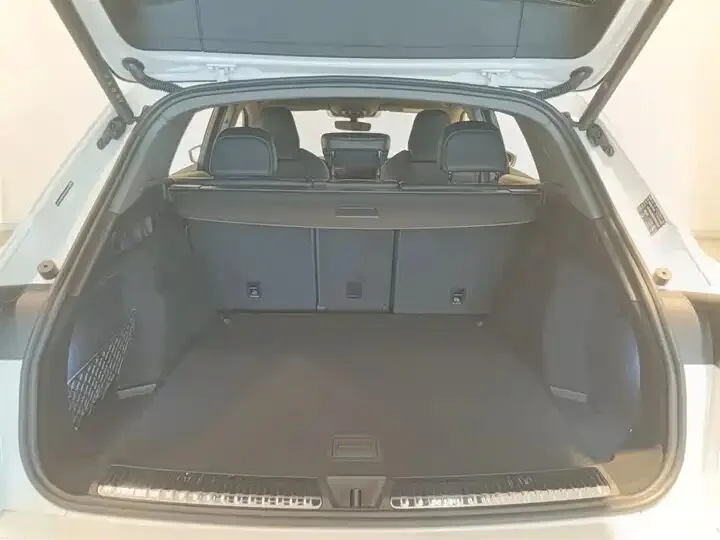 Audi Q5L Exclusive Ed 2026 фото 8