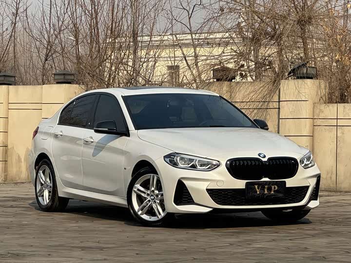 BMW 1-Series 120i M Sport Shadow Edition 2023 фото 2