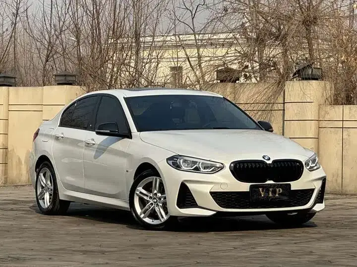 BMW 1-Series 120i M Sport Shadow Edition 2023 фото 2