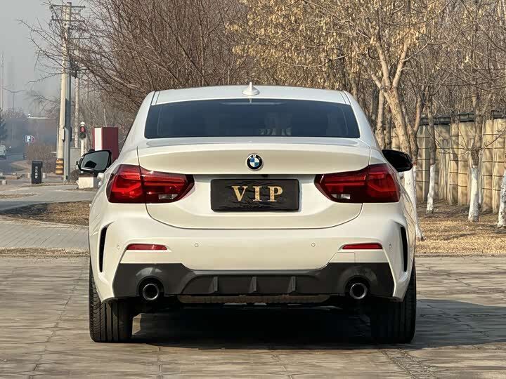 BMW 1-Series 120i M Sport Shadow Edition 2023 фото 6