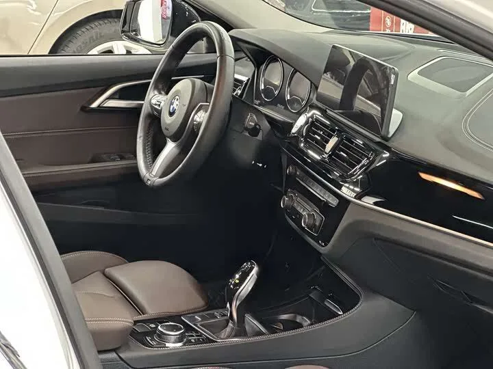 BMW 1-Series 120i M Sport Shadow Edition 2023 фото 7