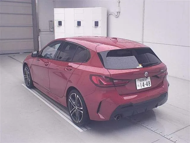 BMW 1 SERIES 2022 фото 2