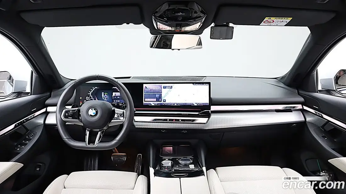 BMW 5 Series (G60) 2025 фото 14