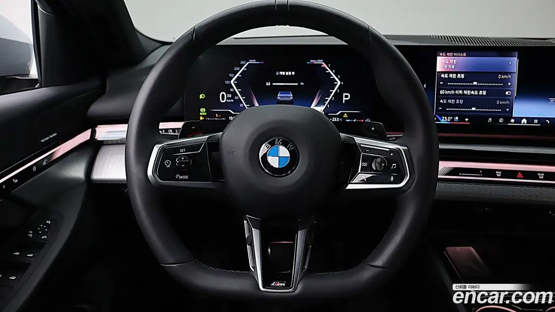 BMW 5 Series (G60) 2025 фото 8