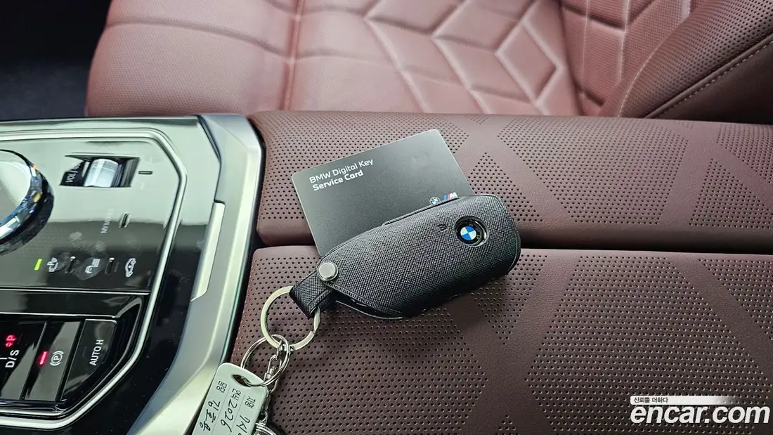 BMW 7 Series (G70) 2026 фото 15