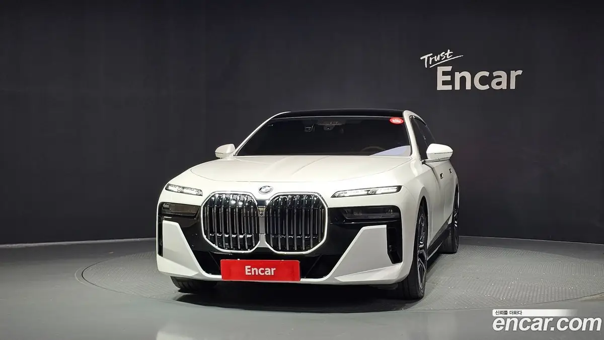 BMW 7 Series (G70) 2026 фото 3