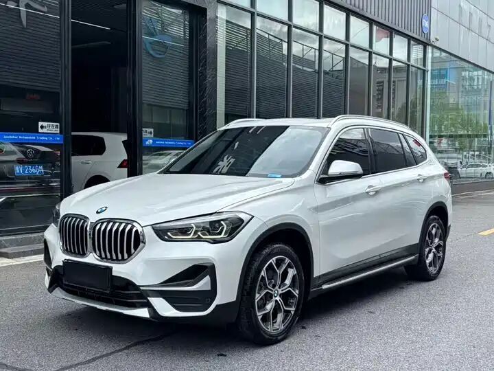 BMW X1 sDrive20Li Premium Ed. 2022 фото 3