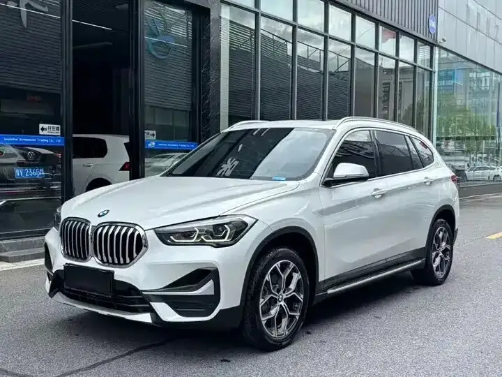 BMW X1 sDrive20Li Premium Ed. 2022 фото 3