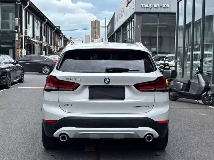 BMW X1 sDrive20Li Premium Ed. 2022 фото 5