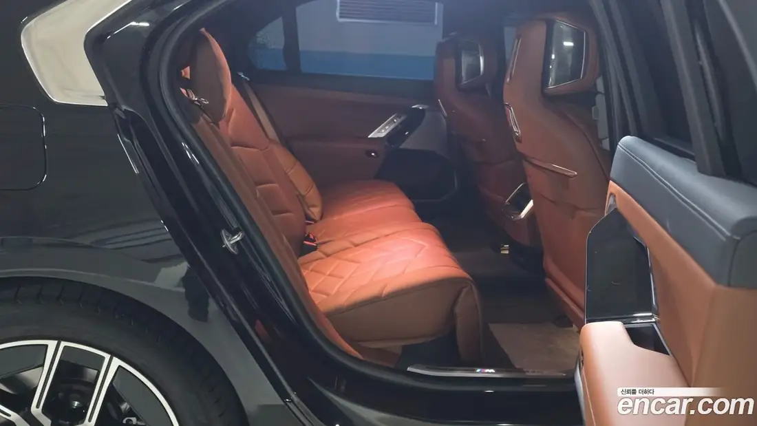 BMW i7 2026 фото 10