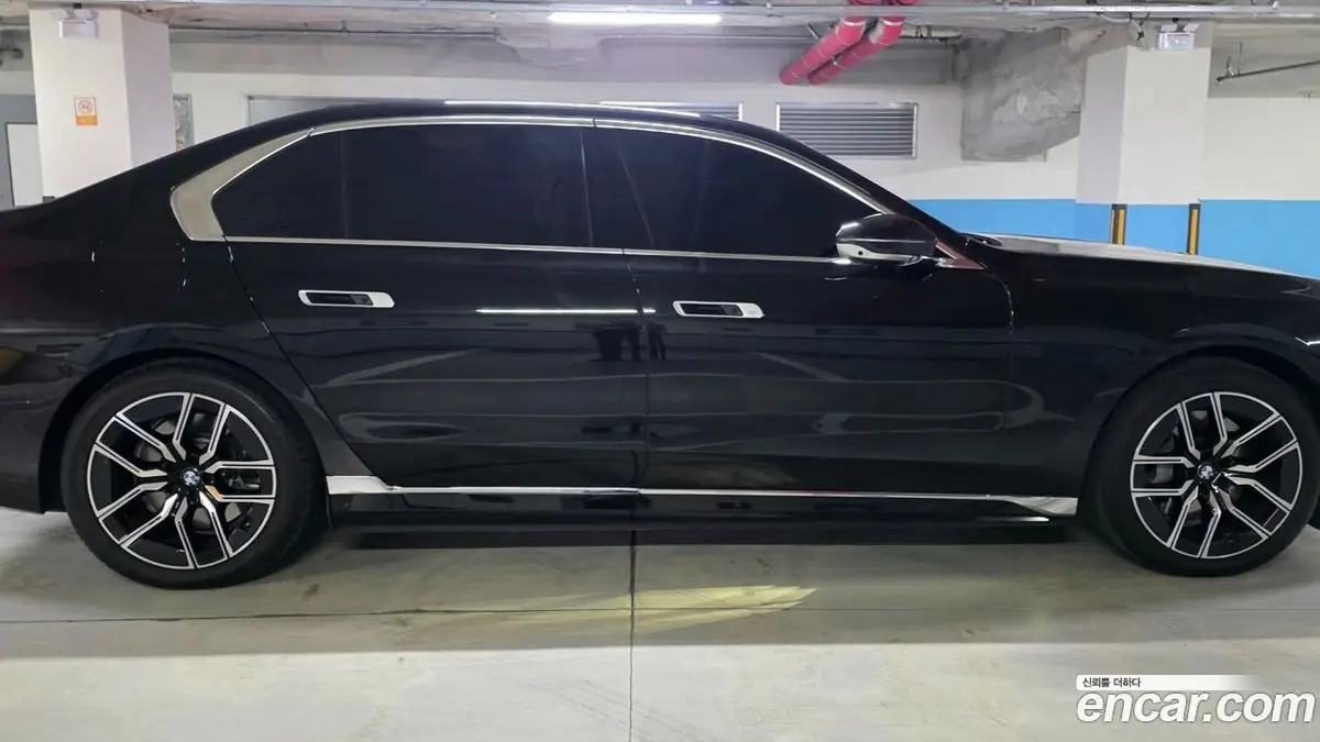 BMW i7 2026 фото 3