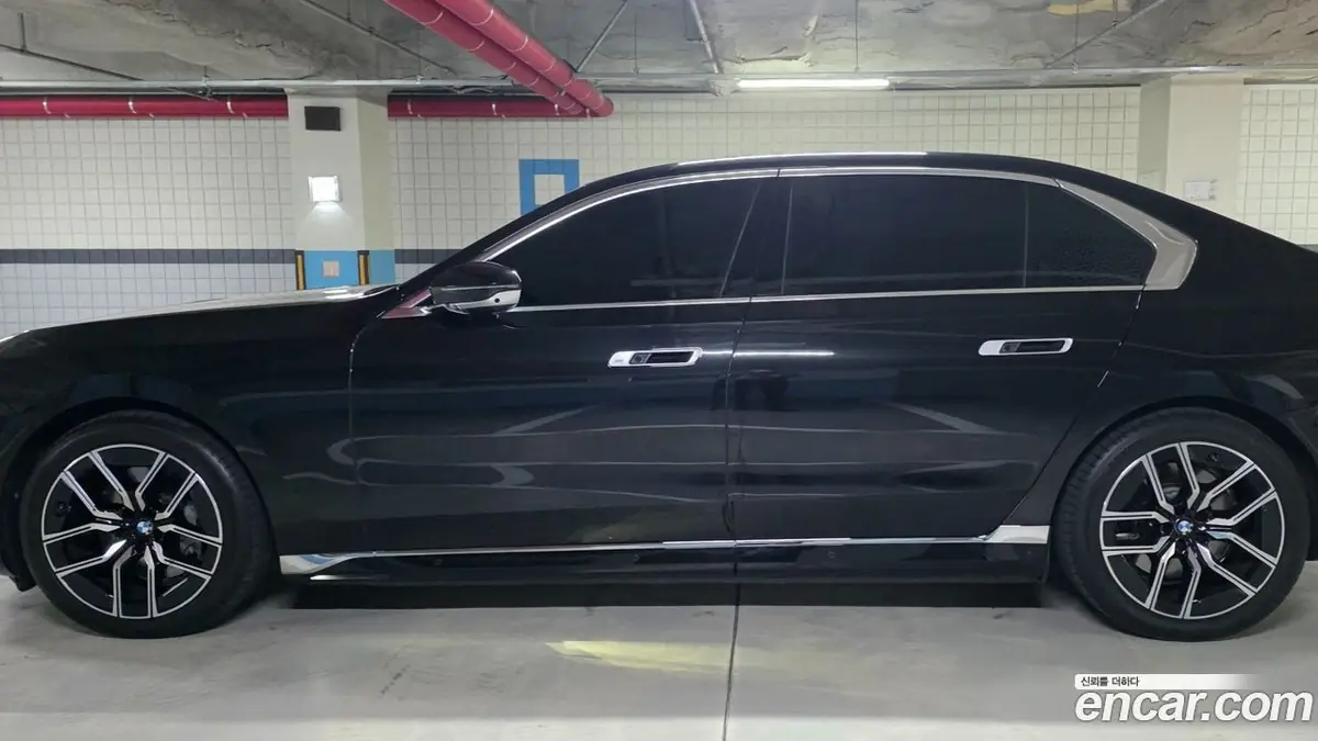 BMW i7 2026 фото 7