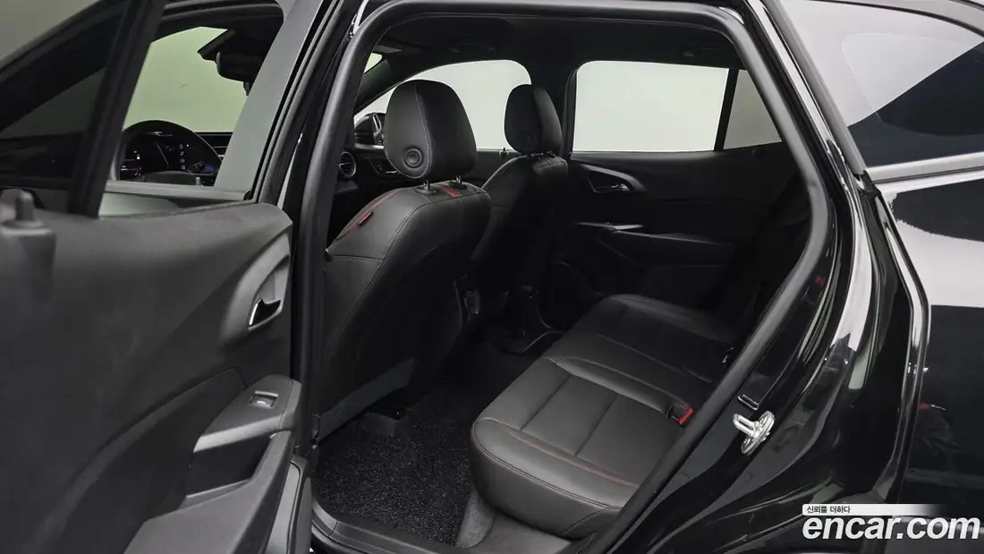 Chevrolet Trax Crossover 2023 фото 18