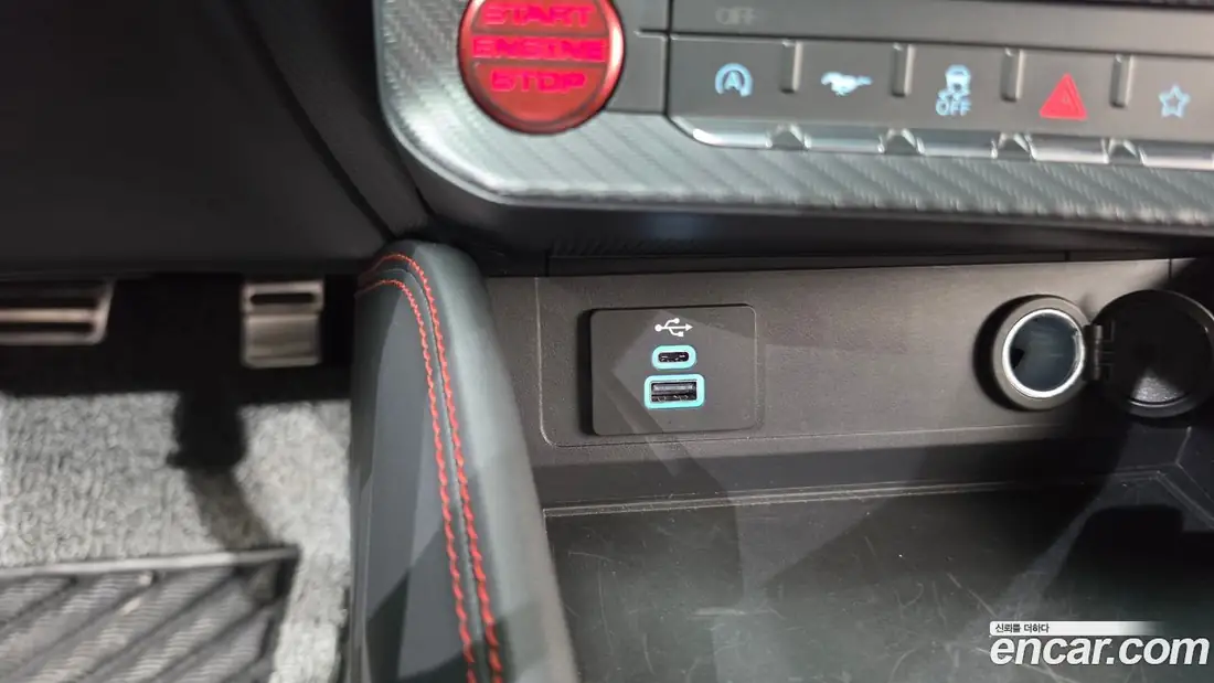 Ford Mustang 2025 фото 12