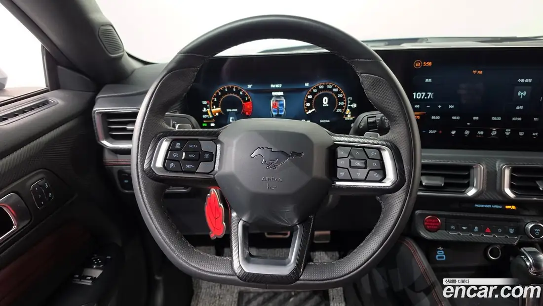 Ford Mustang 2025 фото 14