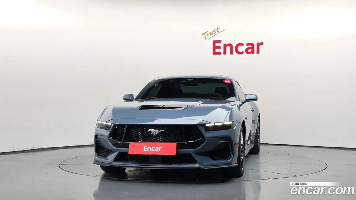 Ford Mustang 2025 фото 3