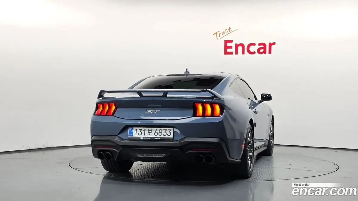 Ford Mustang 2025 фото 4