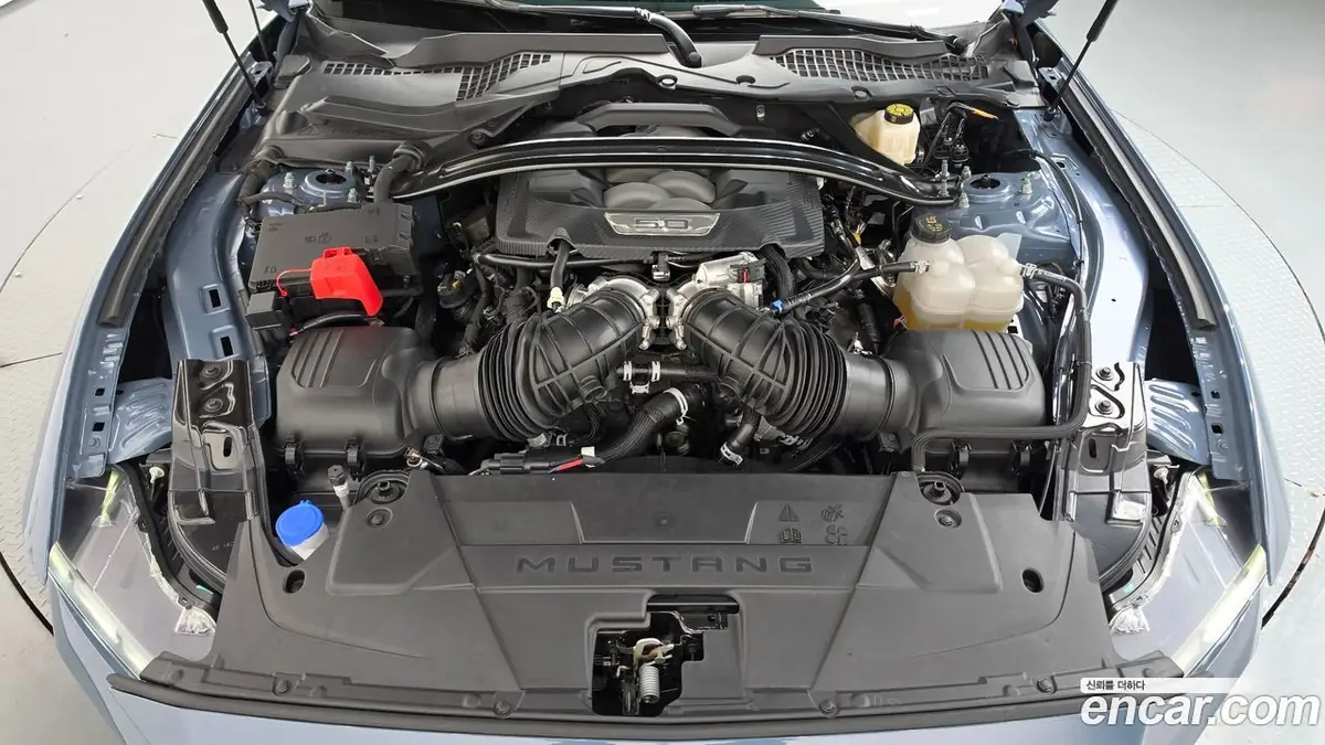 Ford Mustang 2025 фото 6