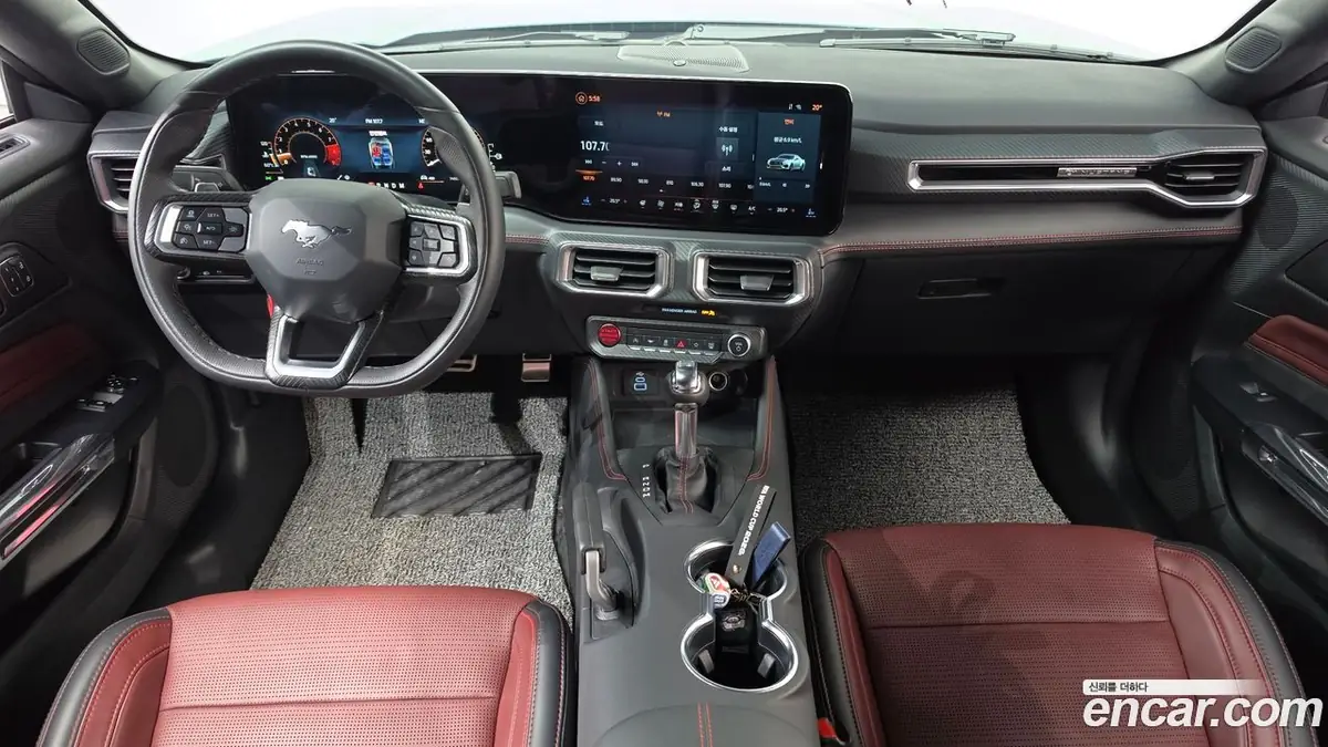 Ford Mustang 2025 фото 7