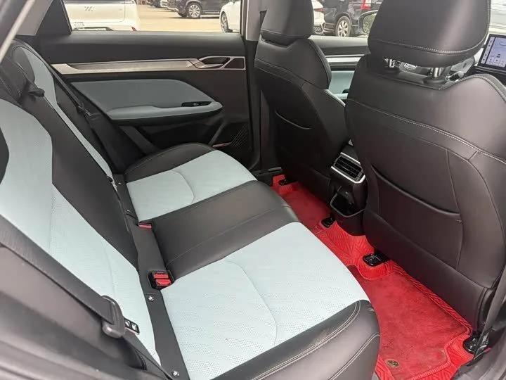 Geely Emgrand L Premium Edition 2022 фото 12