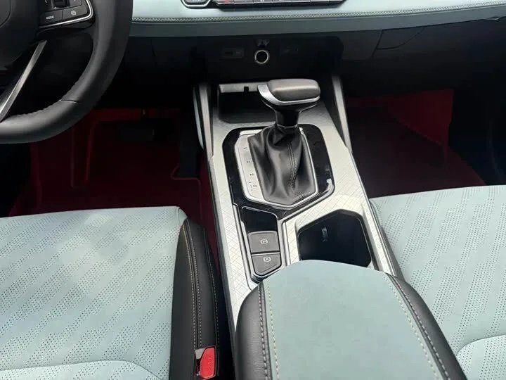 Geely Emgrand L Premium Edition 2022 фото 8