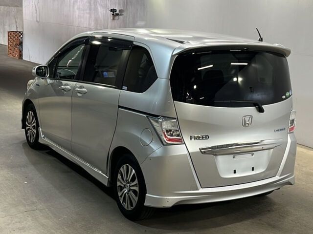 HONDA FREED 2012 фото 2