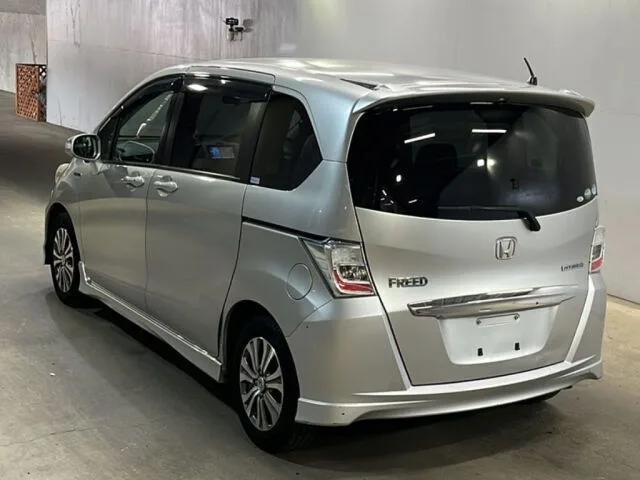 Honda FREED 2012 фото 2