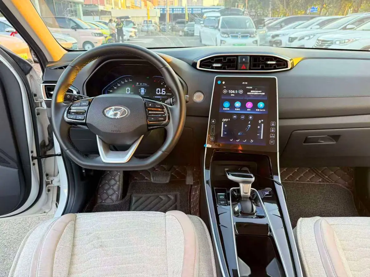 Hyundai ix25 DLX Precious 2020 фото 8