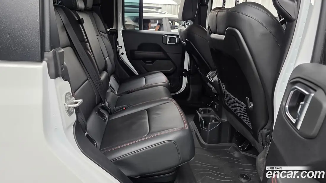 Jeep Gladiator 2025 фото 11