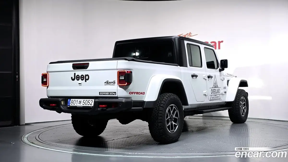Jeep Gladiator 2025 фото 2