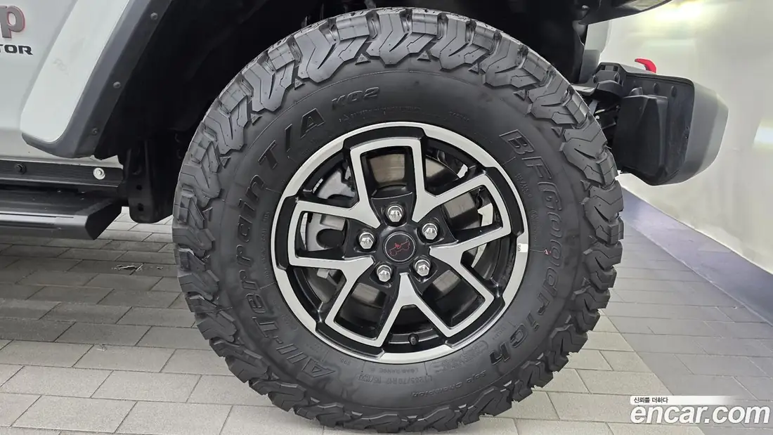 Jeep Gladiator 2025 фото 21