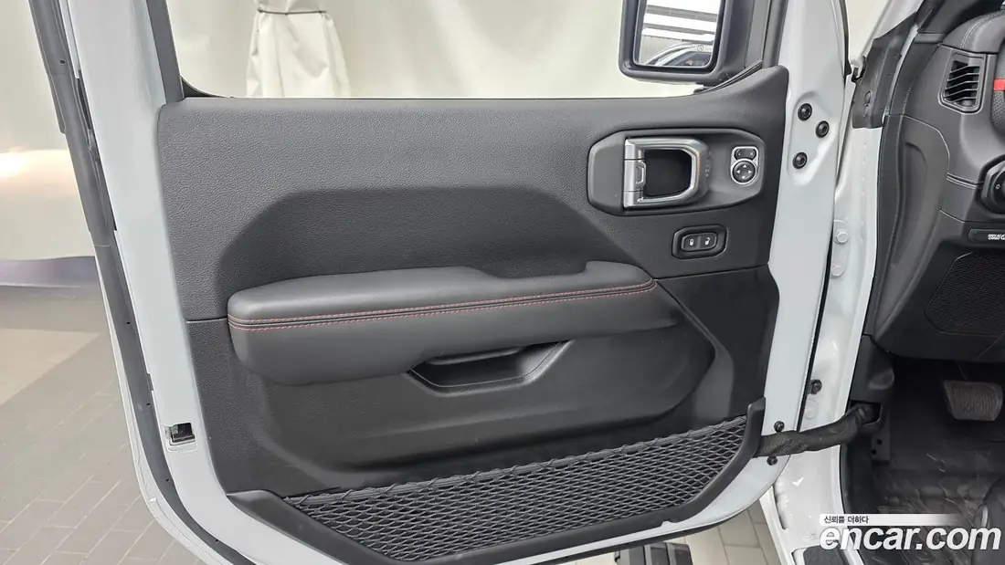Jeep Gladiator 2025 фото 24