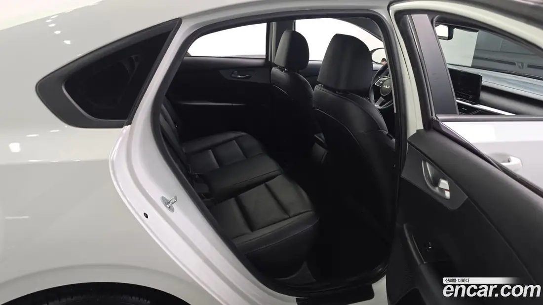 Kia K3 2023 фото 12